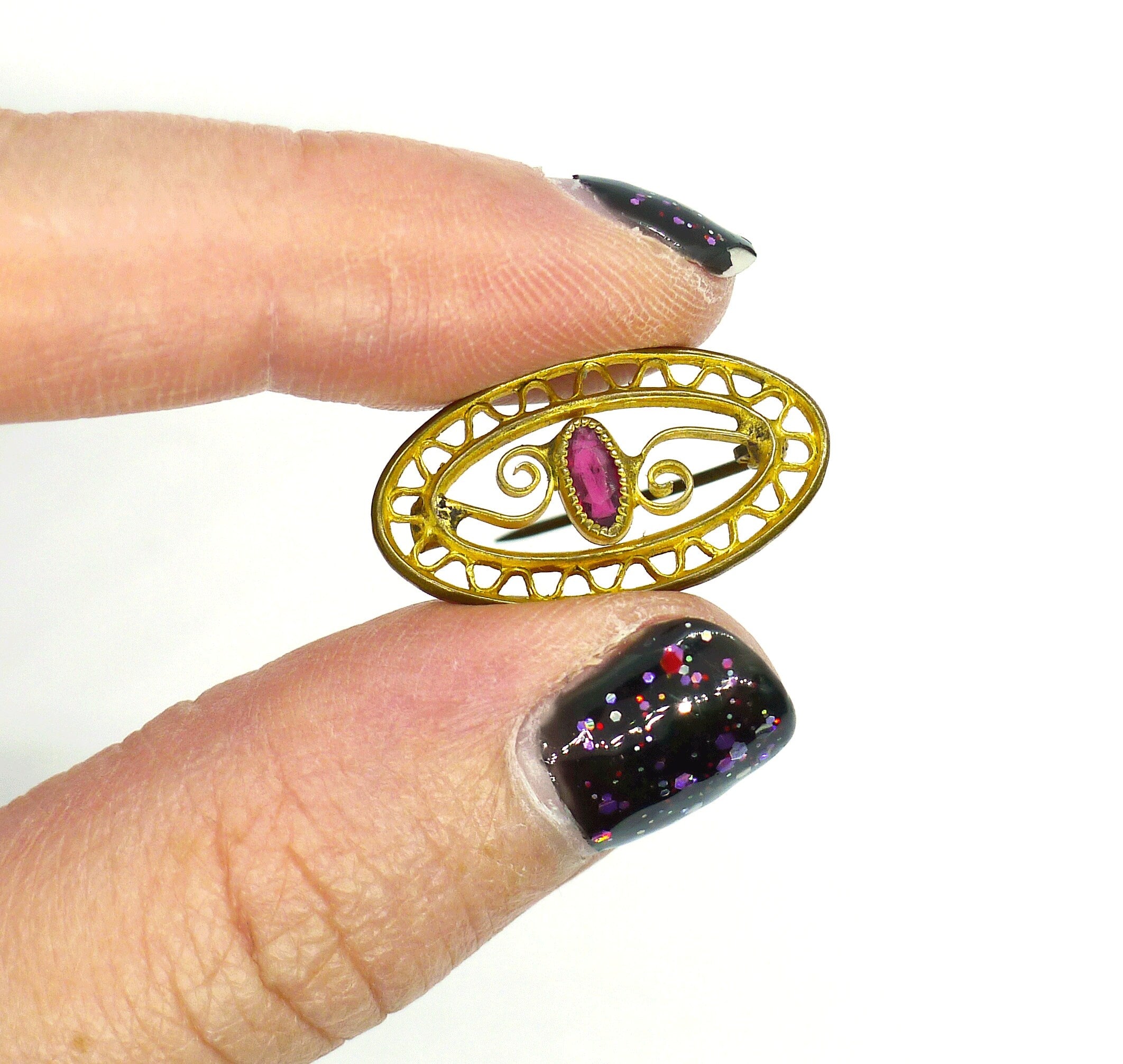 Juicy Gold Brooch // Antique Victorian Era Rolled Gold Brooch with Ruby Red Colored Glass Paste Gem 1900s Filigree Scrollwork C-Clasp Pin